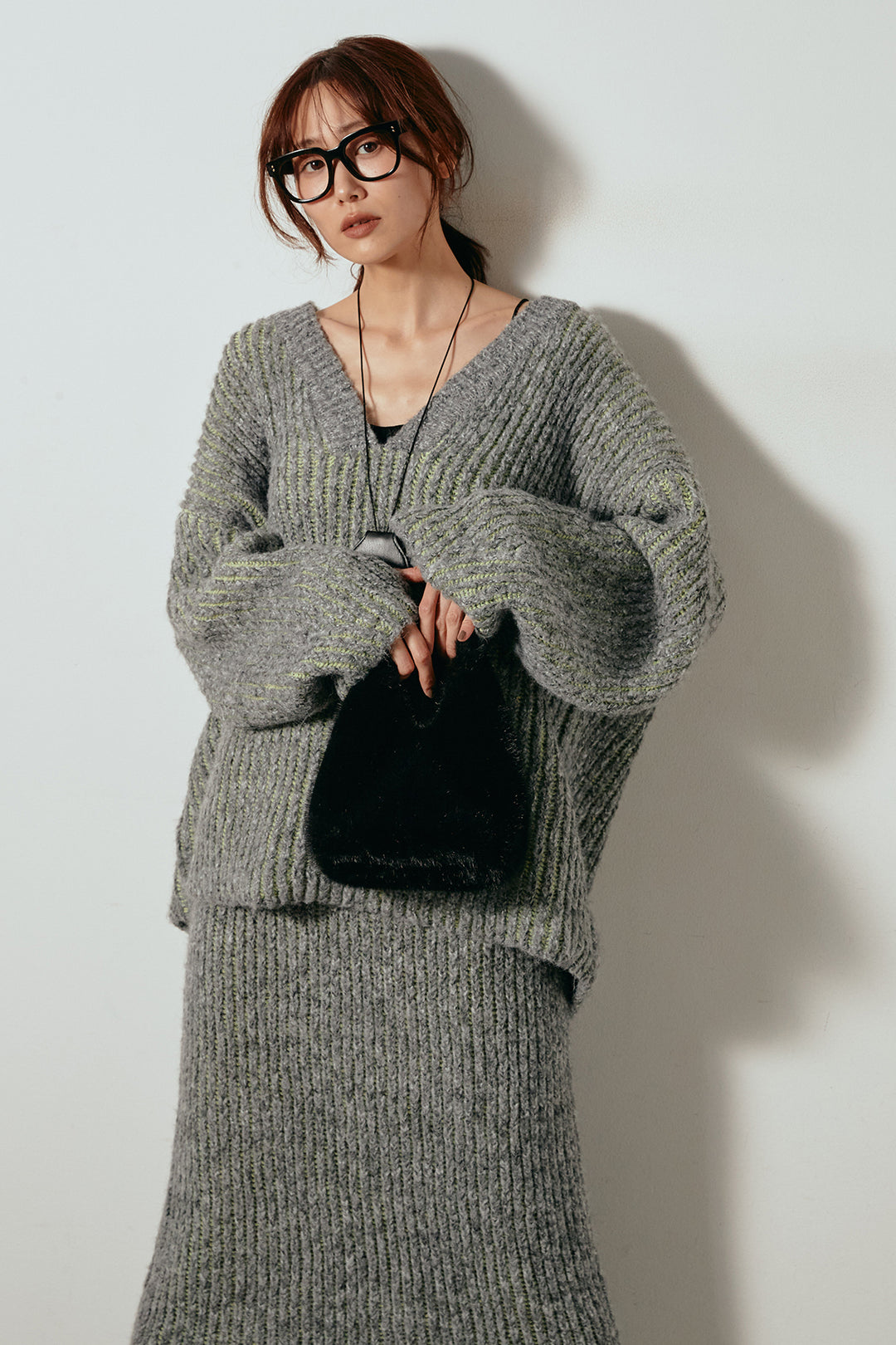 [SET]アルパカタッチ深Vニットトップス+アルパカタッチニットタイトスカート(2set)