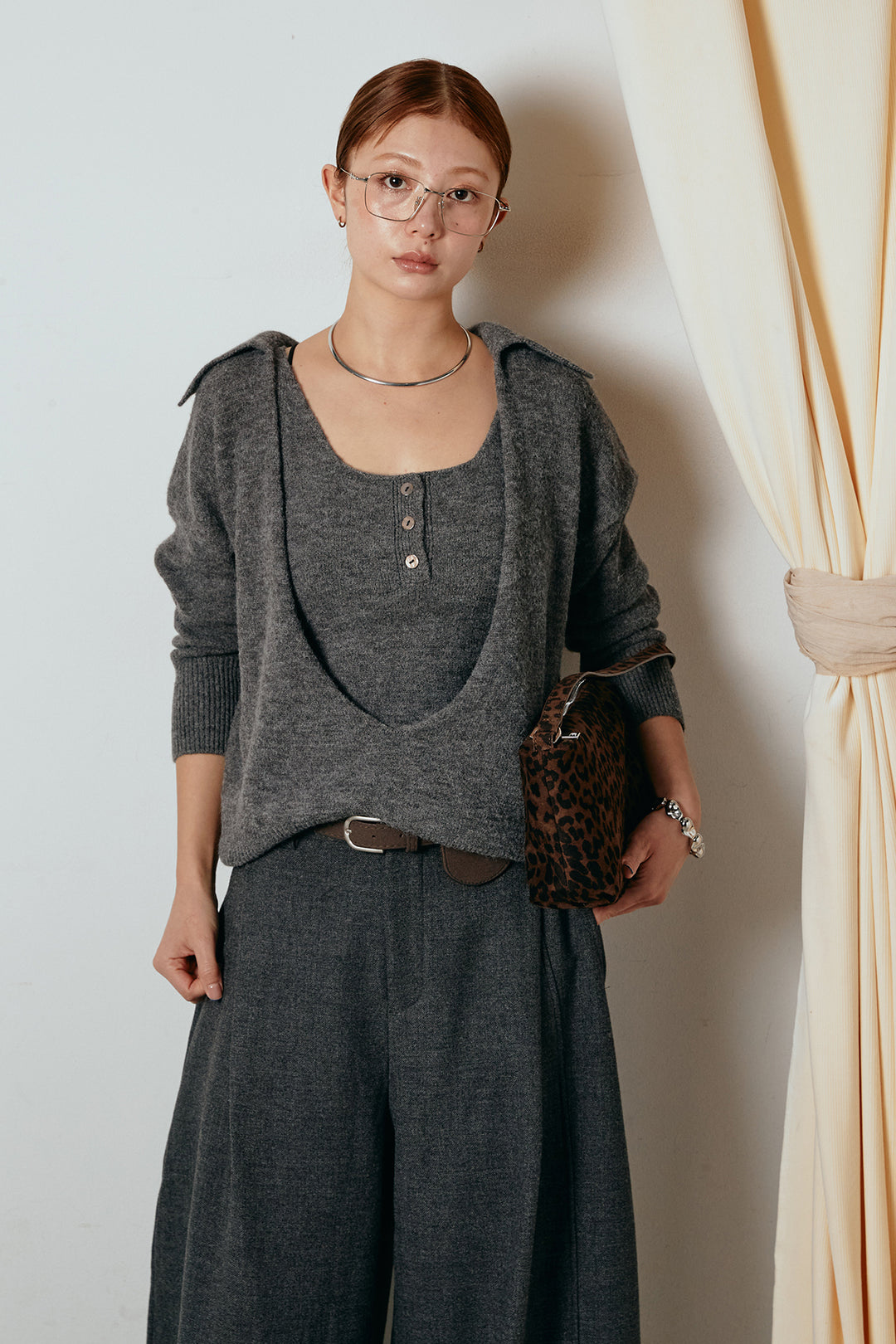 [SET]襟付きレイヤードニットトップス+ポーチベルト付きカーブパンツ(2set)