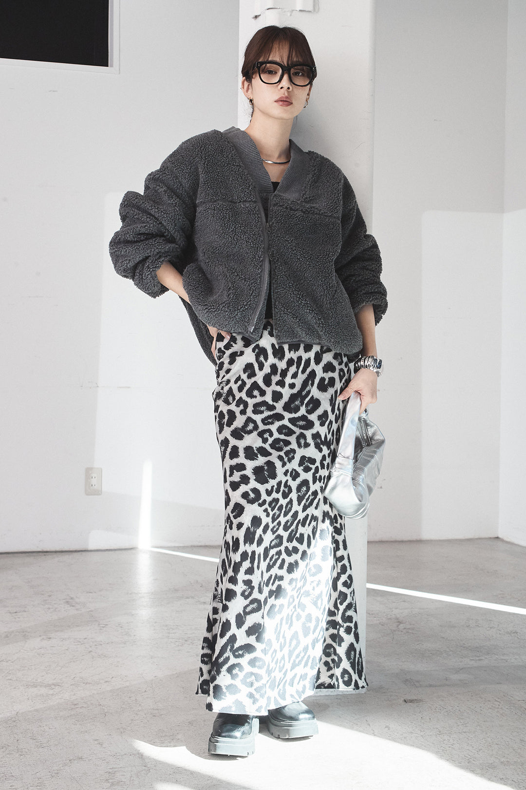 [SET]ノーカラーリブボアアウター+レオパードサテンナロースカート(2set)