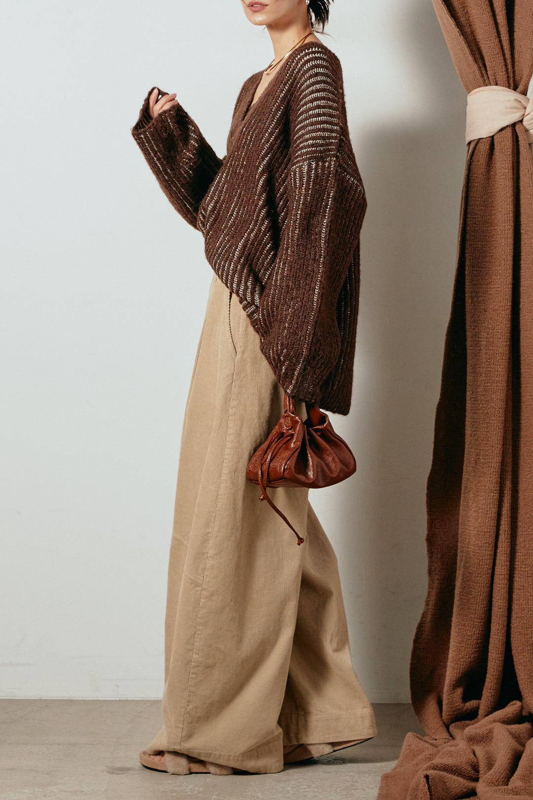 [SET]アルパカタッチ深Vニットトップス+タック入りコーデュロイワイドパンツ(2set)