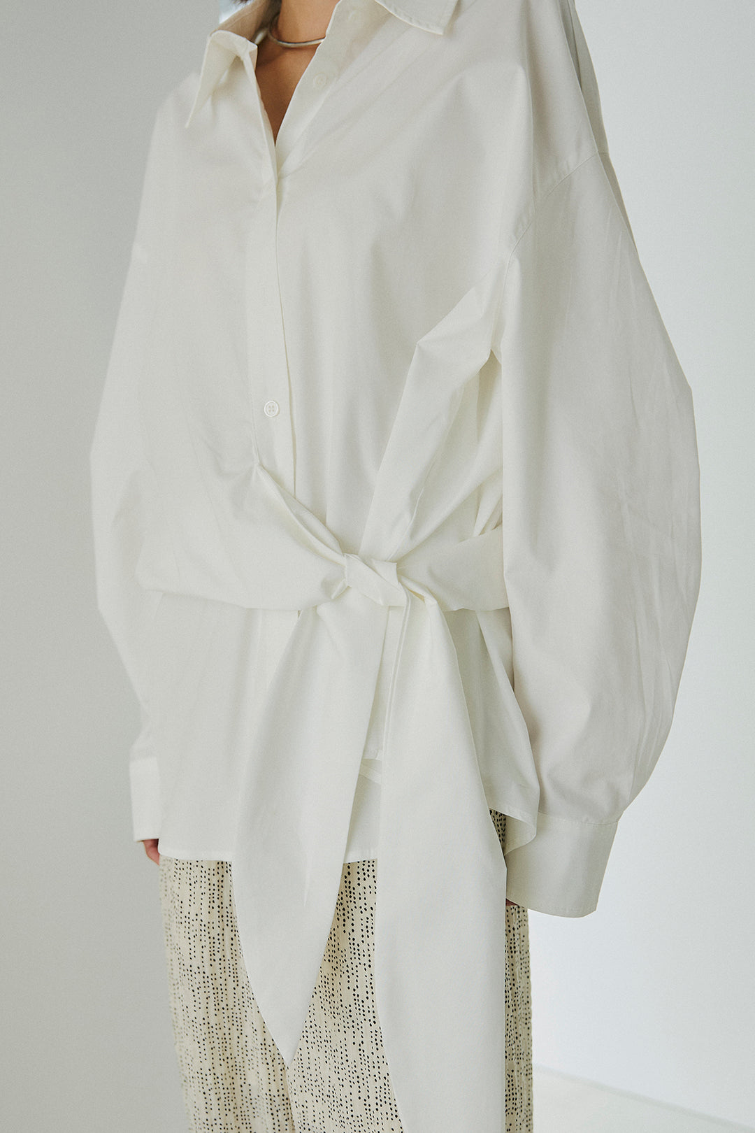 襟付き巻きデザインシャツ