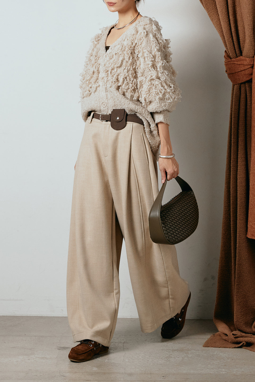 [SET]ループ編みVネックニットカーディガン+ポーチベルト付きカーブパンツ(2set)