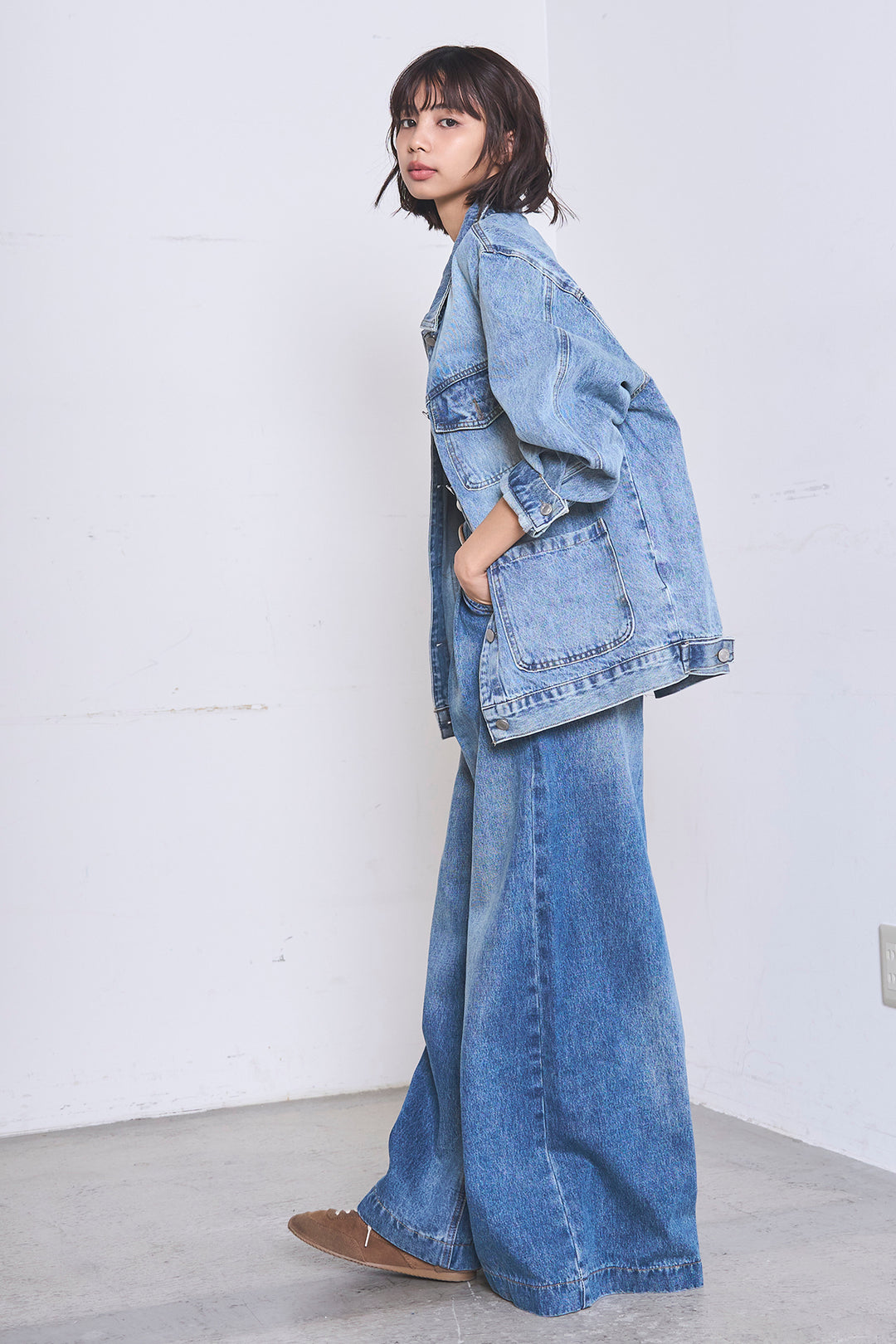 [SET]ケミカルデニムカバーオールジャケット+ベルトループワイドタックデニムパンツ+ヘンリーネックシアータンクトップ(3set)