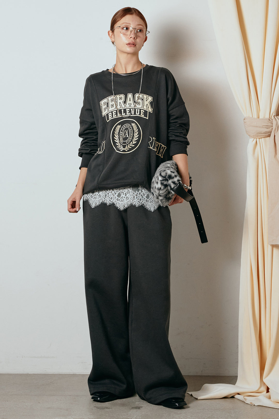 [SET]裏毛カレッジプリントプルオーバー+カップ付きレースドッキングキャミソール(2set)