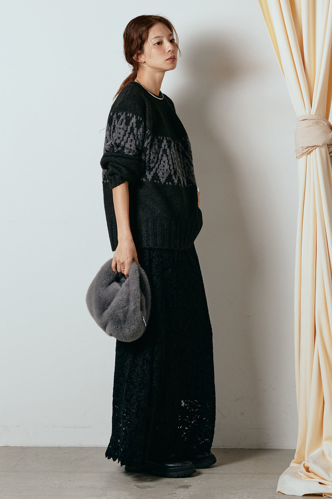 [SET]モノトーン柄ニットトップス+花柄刺繍ベロアフレアスカート(2set)