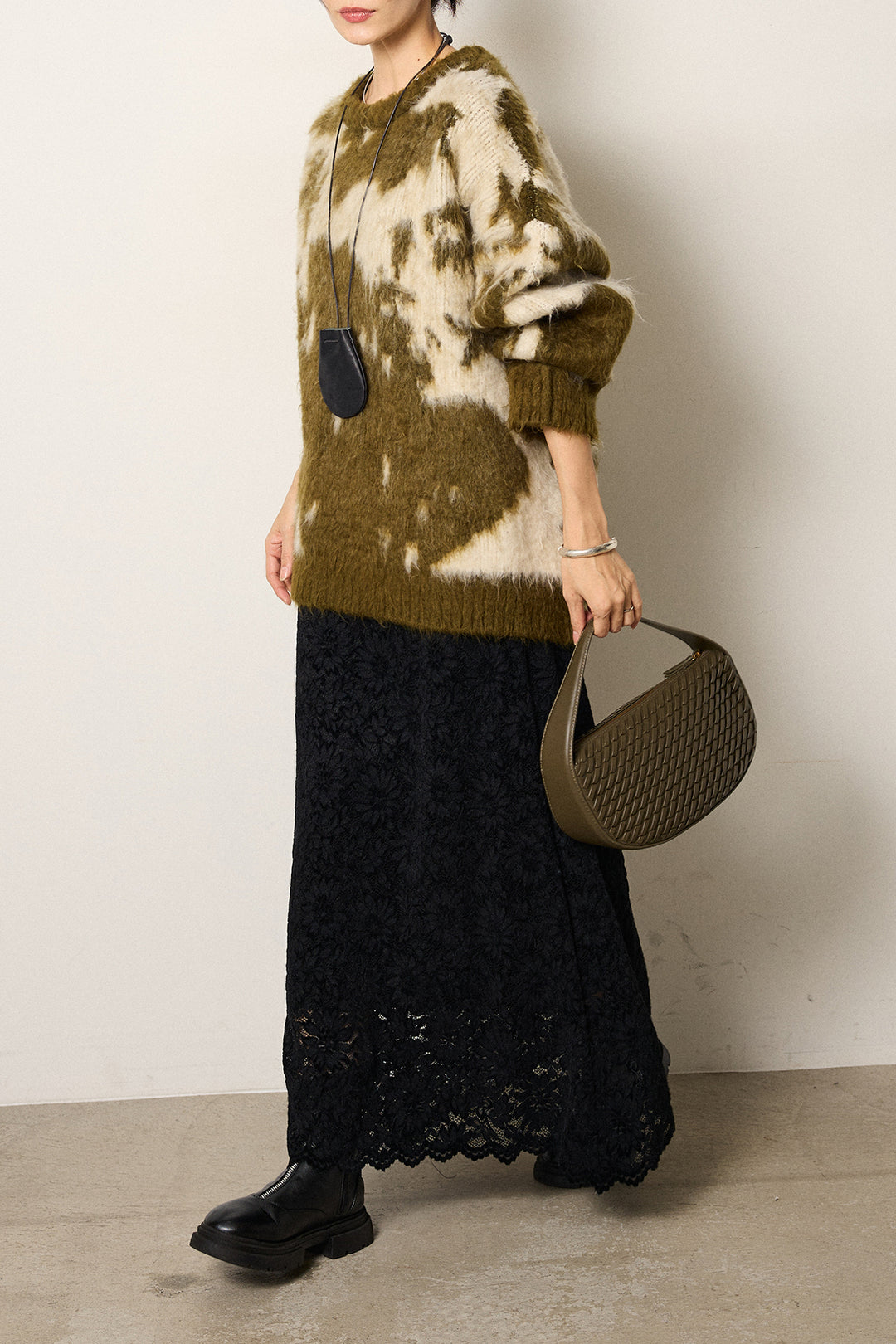 [SET]モヘアタッチマーブルニット+花柄刺繍ベロアフレアスカート(2set)