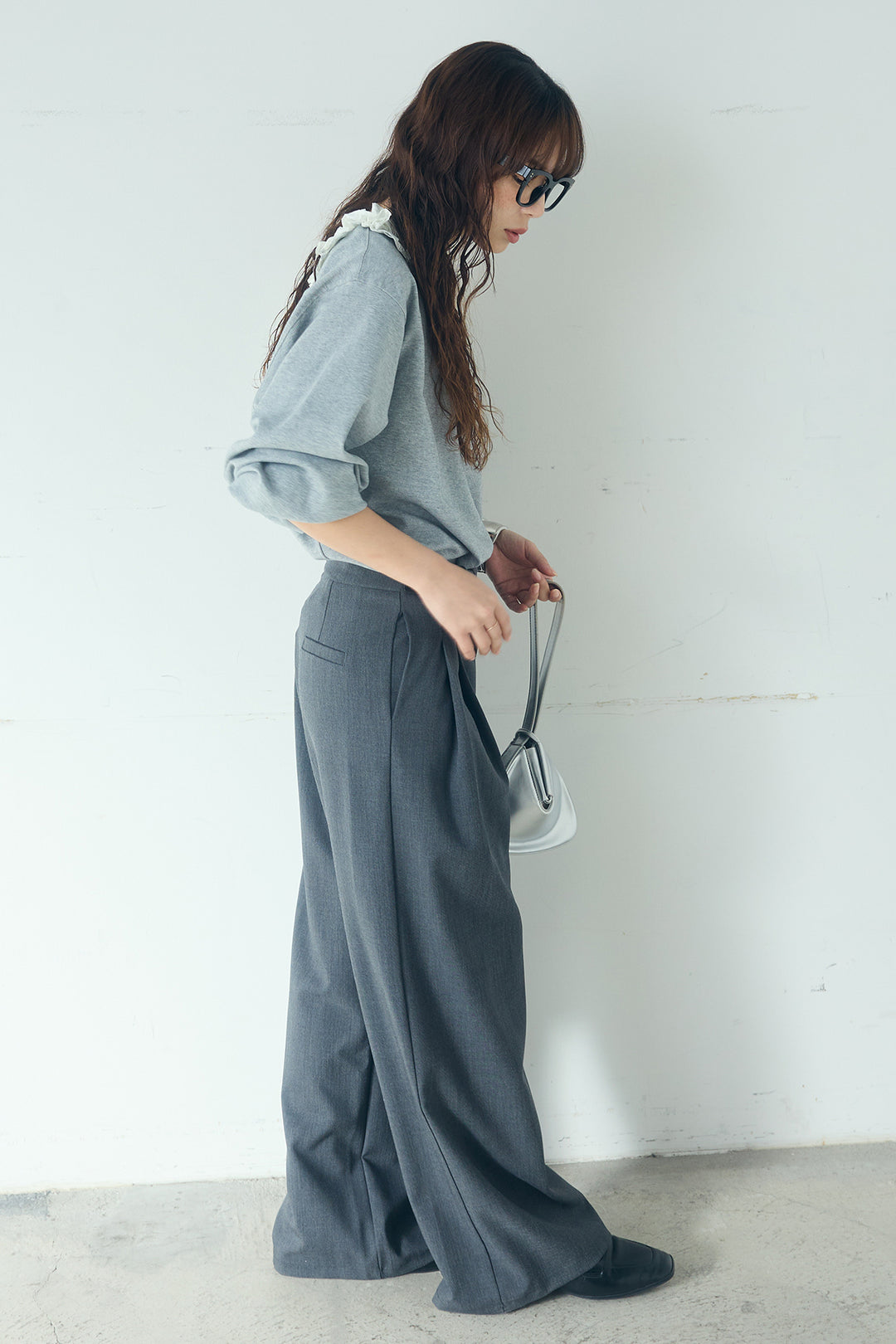 [SET]ネックギャザーフリルスウェット+サイドベルトタック入りスラックス(2set)