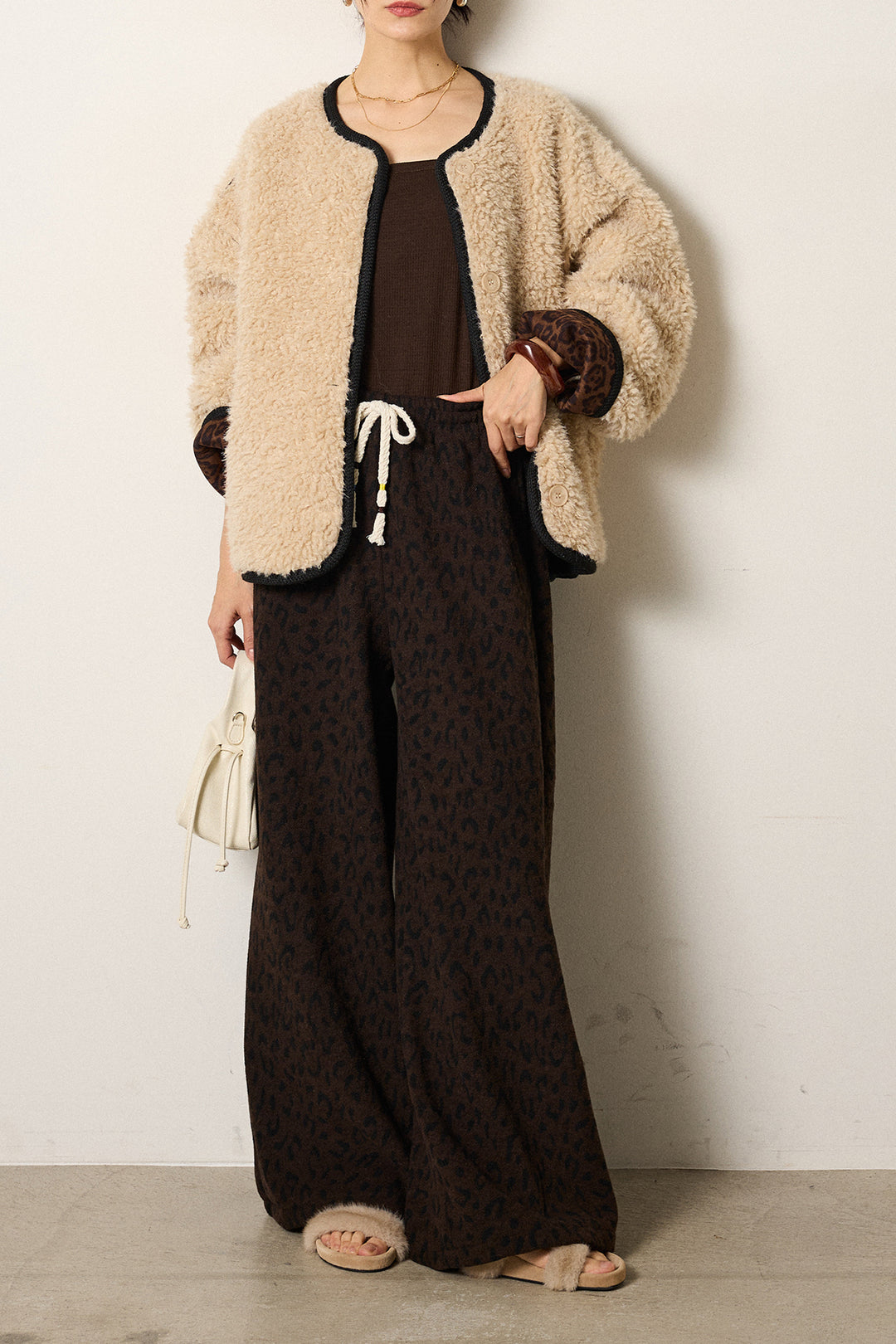 [SET]ノーカラー裏地レオパードボアアウター+レオパードジャガードニットパンツ(2set)