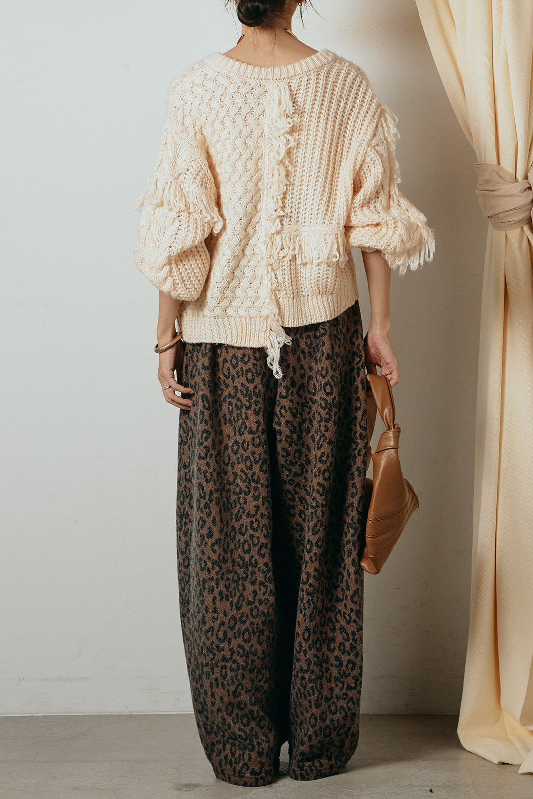 [SET]ランダムフリンジニットカーディガン+リラックスレオパード柄ワイドパンツ(2set)