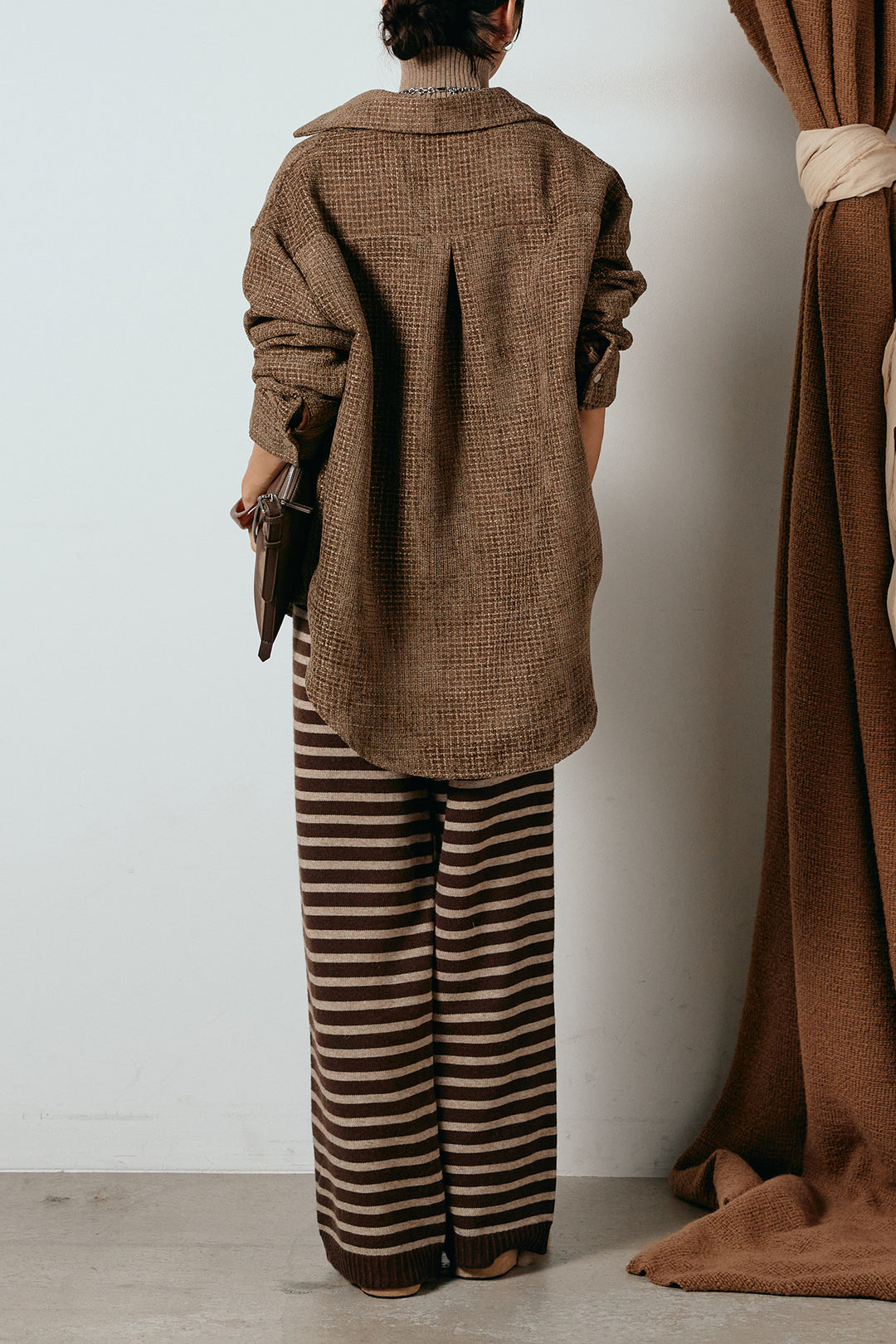 [SET]ルーズクラッシュツイルシャツ+リブニットシームレスタートルプルオーバー+ボーダーリラックスニットパンツ(3set)