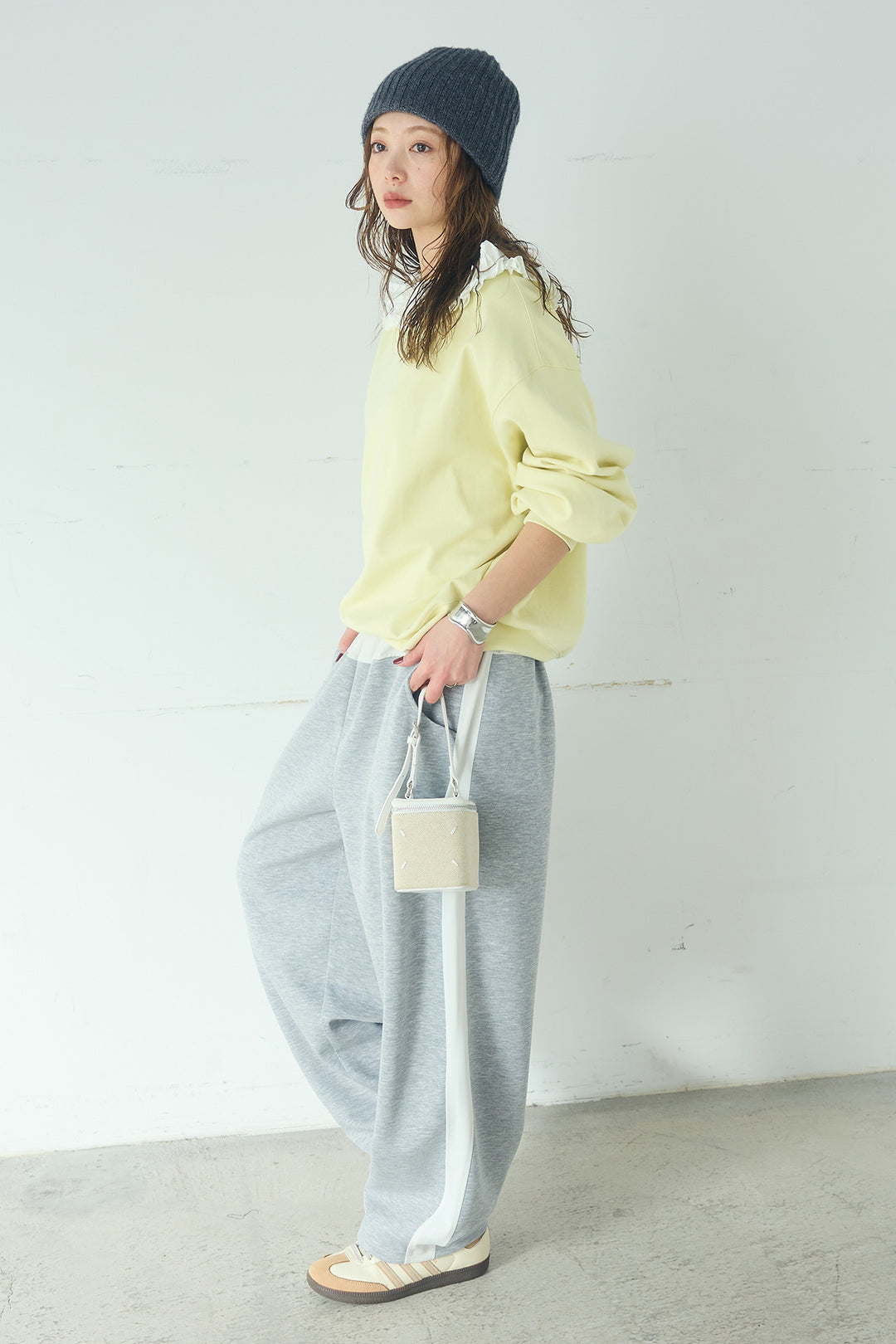 [SET]ネックギャザーフリルスウェット+異素材切り替えスウェットパンツ(2set)