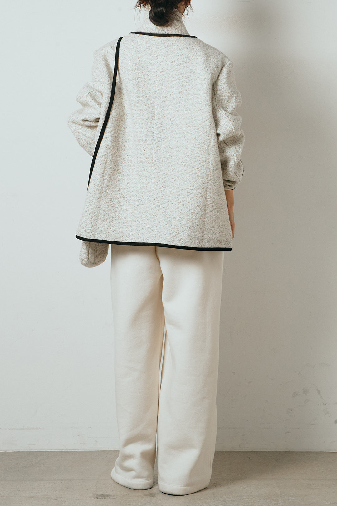 [SET]ノーカラーマフラーバッグ付きアウター+裏起毛スウェットワイドパンツ(2set)