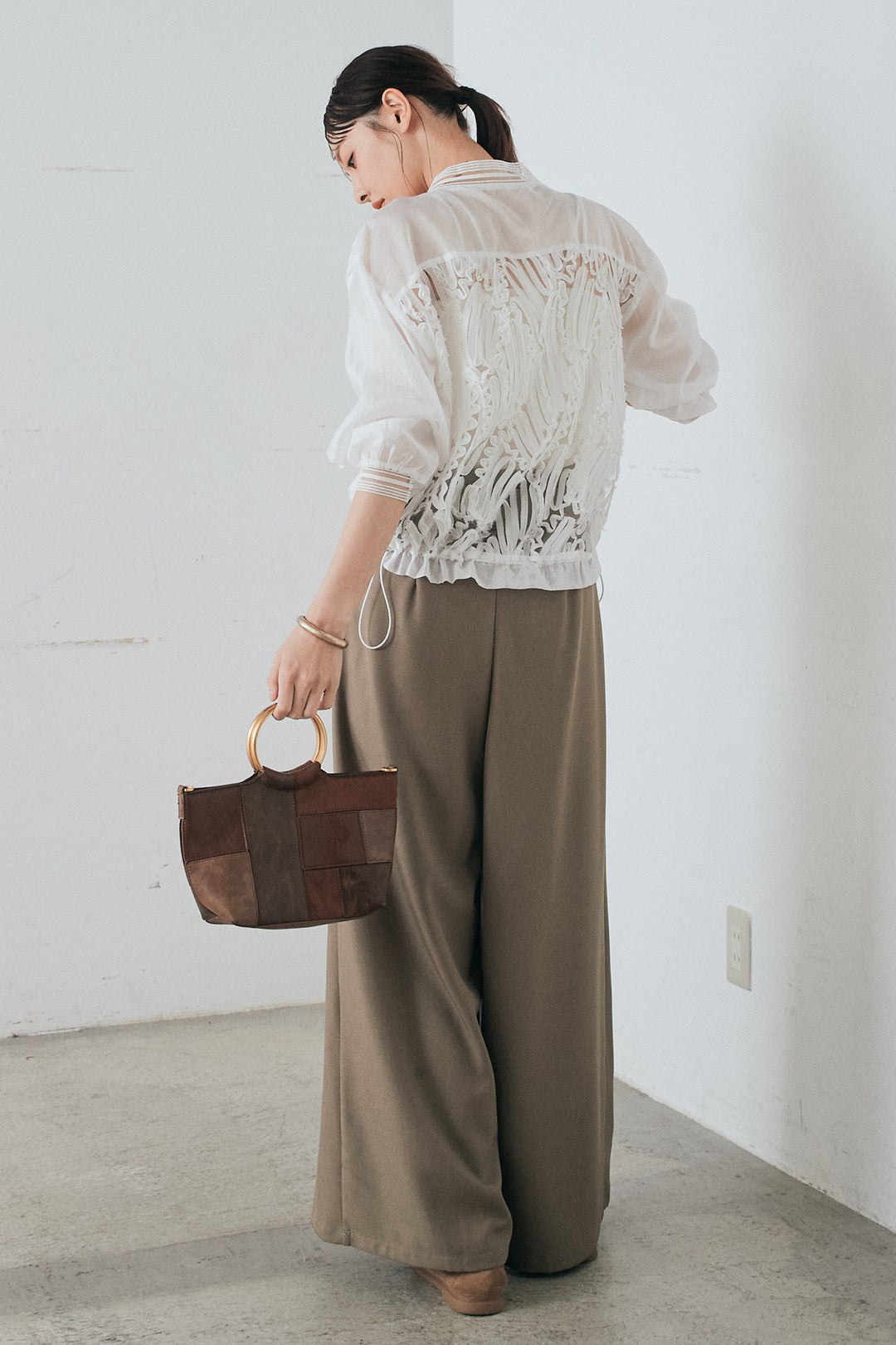 [SET]モチーフ付きシアーブルゾン+ベルト付きツータックワイドパンツ(2set)