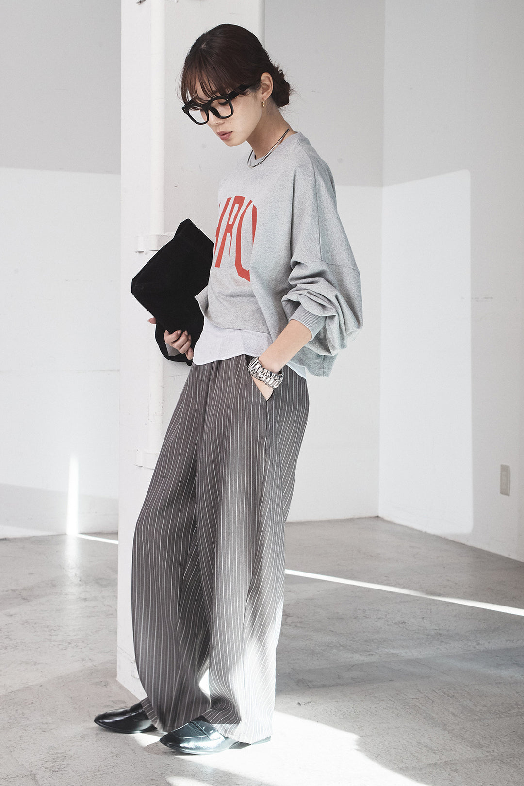 [SET]ビッグロゴHRU袖ボリュームトップス+ヘリンボーンストライプツータックパンツ(2set)