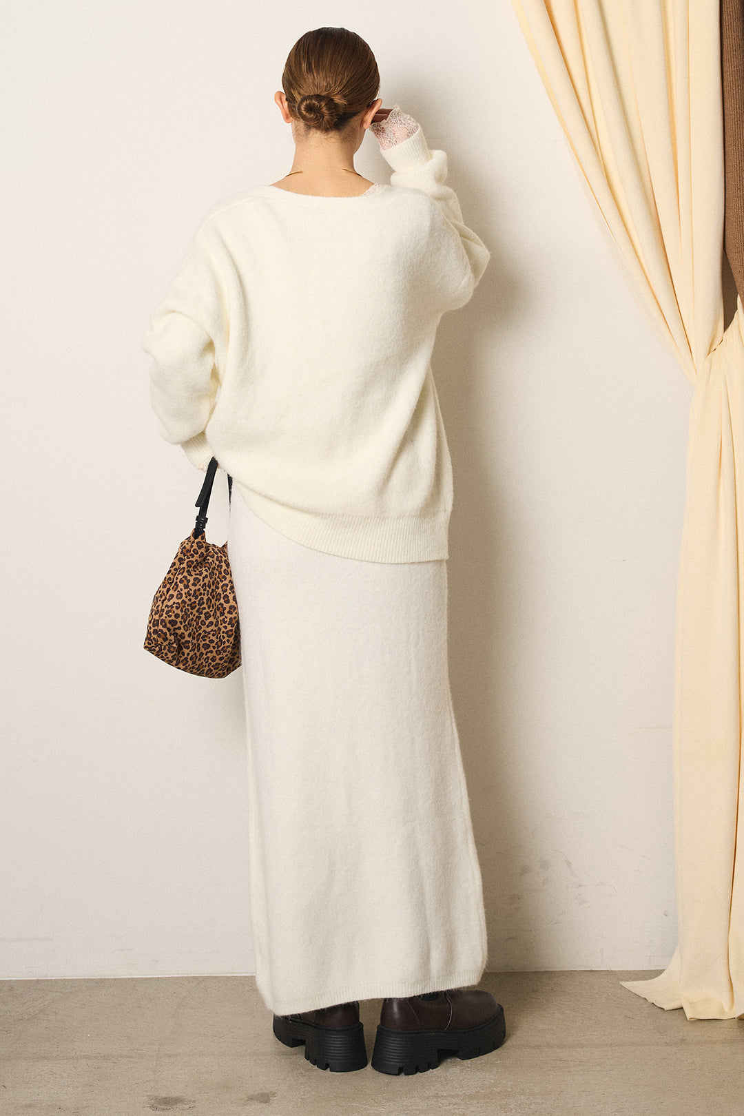 [SET]丸ボタン起毛ニットカーディガン+起毛ニットロングスカート+ストレッチレースクルーネックプルオーバー(3set)