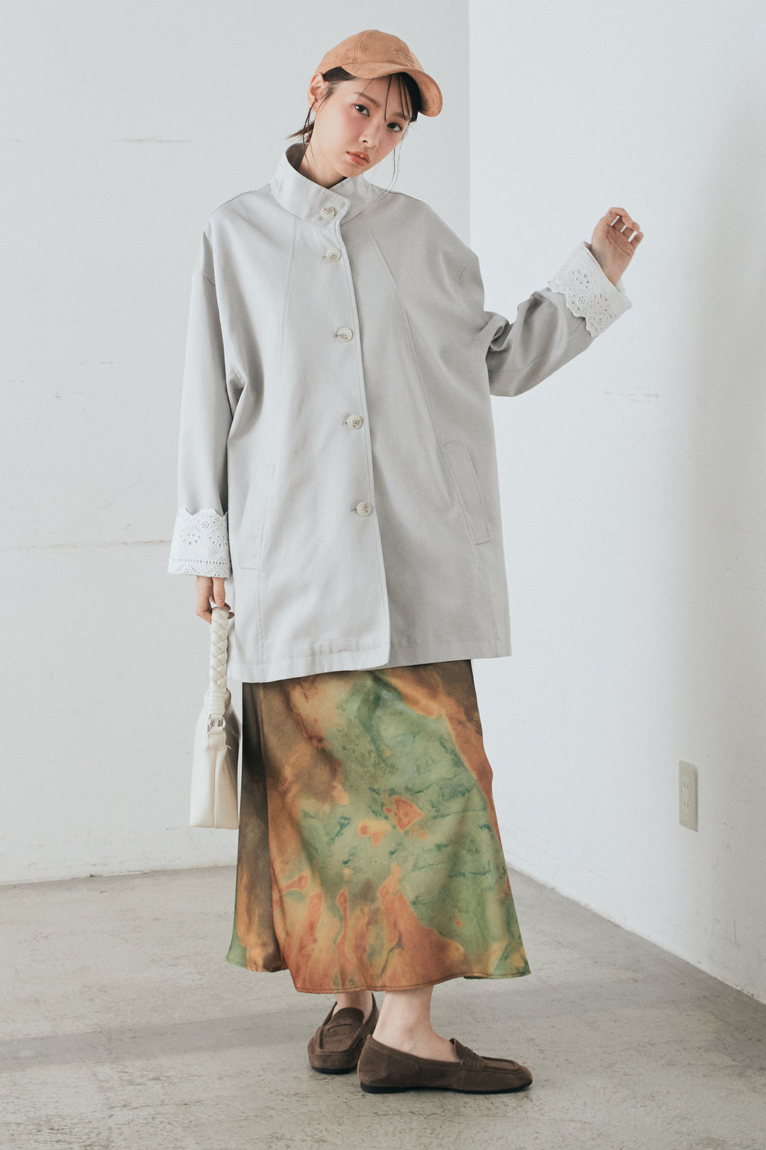 [SET]袖折り返しレースデザインアウター+ニュアンス柄サテンスカート(2set)