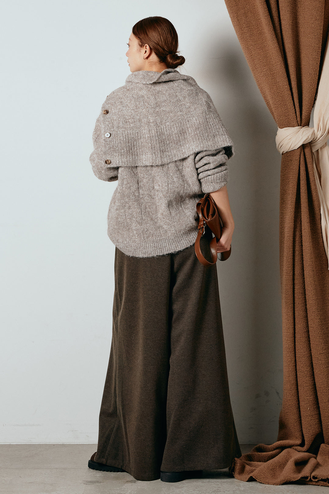 [SET]ケープデザインケーブルニットトップス+ベルト付きフロントタックデザインパンツ(2set)