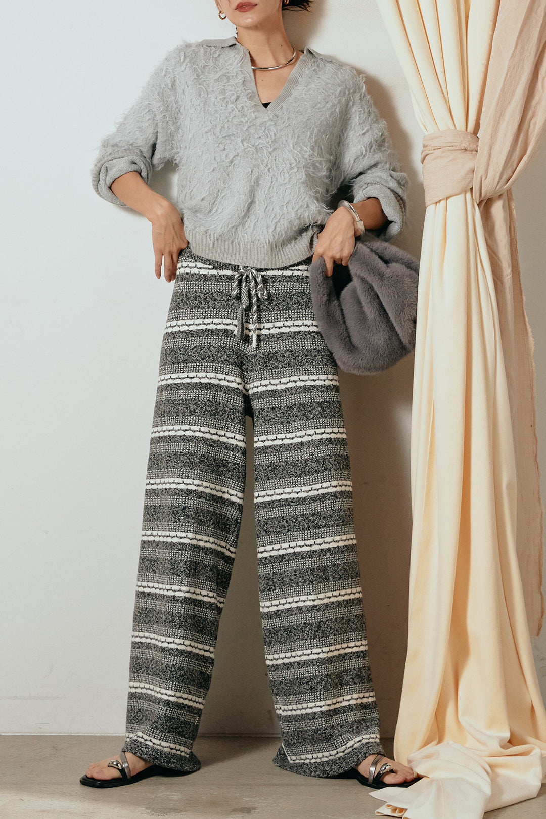 [SET]襟付きシャギーニットポロトップス+マルチライン柄リラックスニットパンツ(2set)