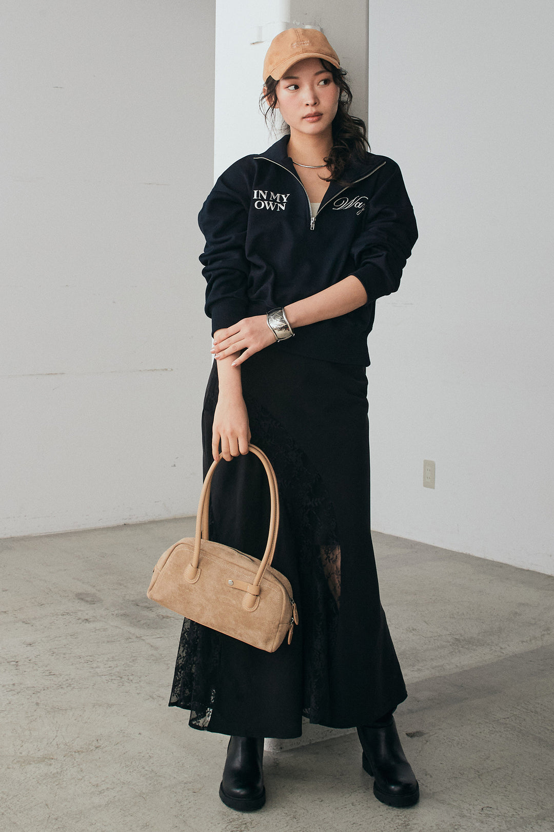 [SET]裏毛ロゴ刺繍ハーフZIPスウェット+刺繍レースデザインサテンスカート(2set)