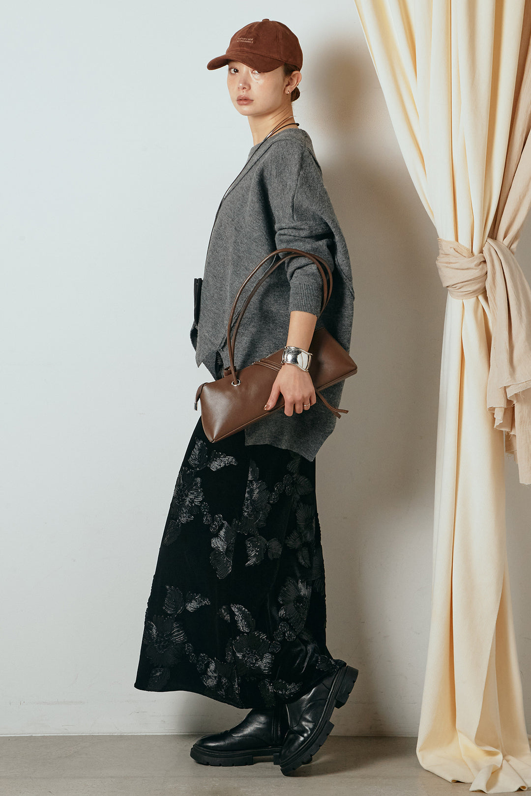 [SET]アシンメトリーデザインニットトップス+フラワー刺繍ワイドスカート(2set)