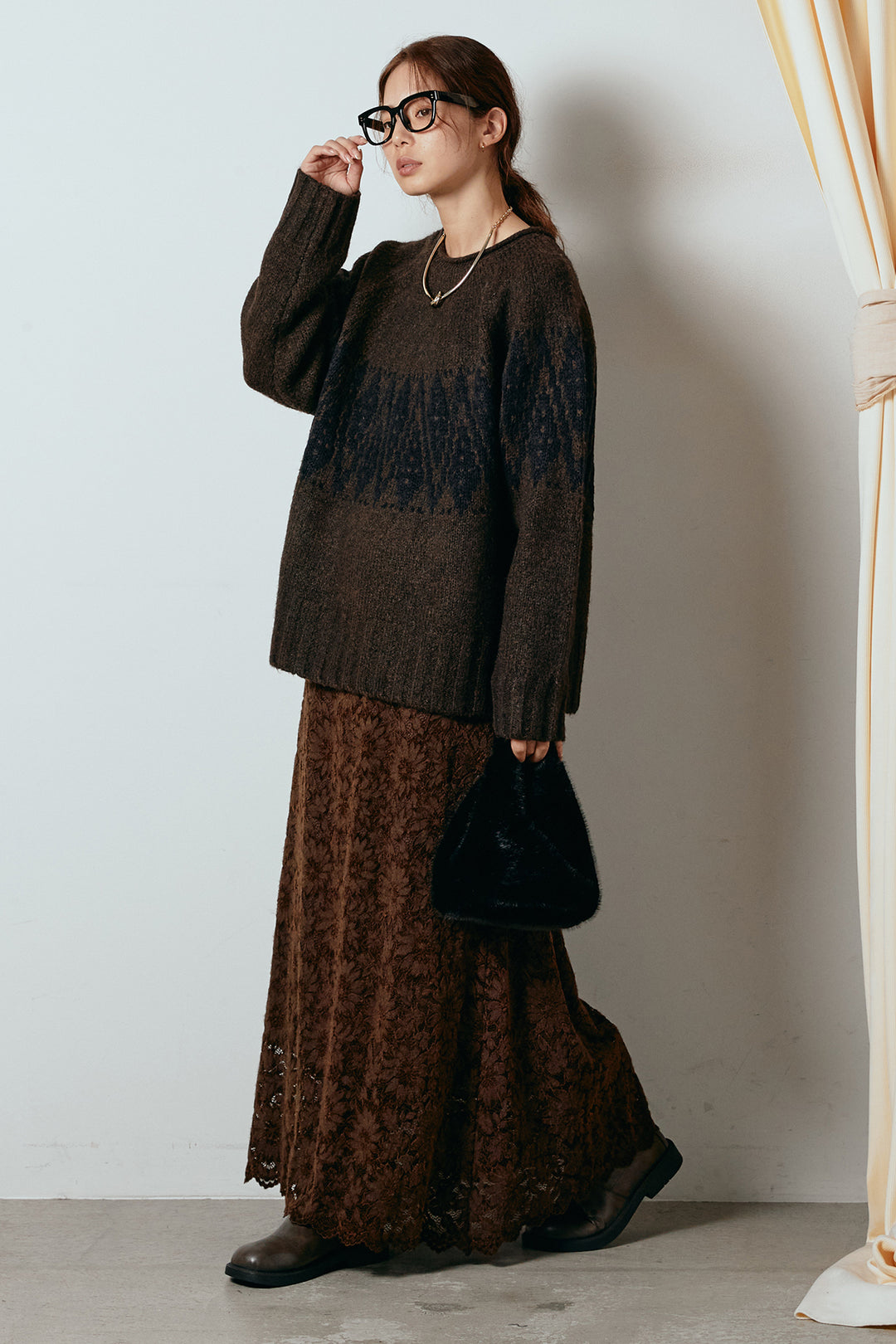 [SET]モノトーン柄ニットトップス+花柄刺繍ベロアフレアスカート(2set)