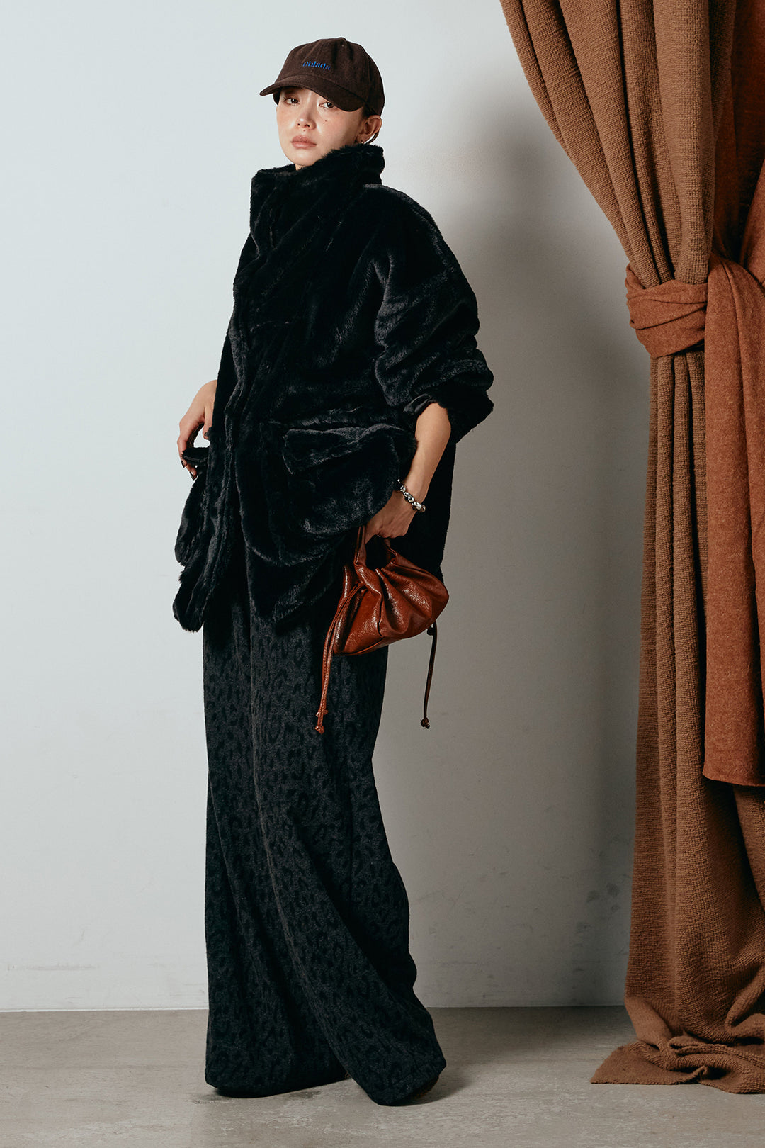 [SET]スタンドネックファーコート+レオパードジャガードニットパンツ(2set)