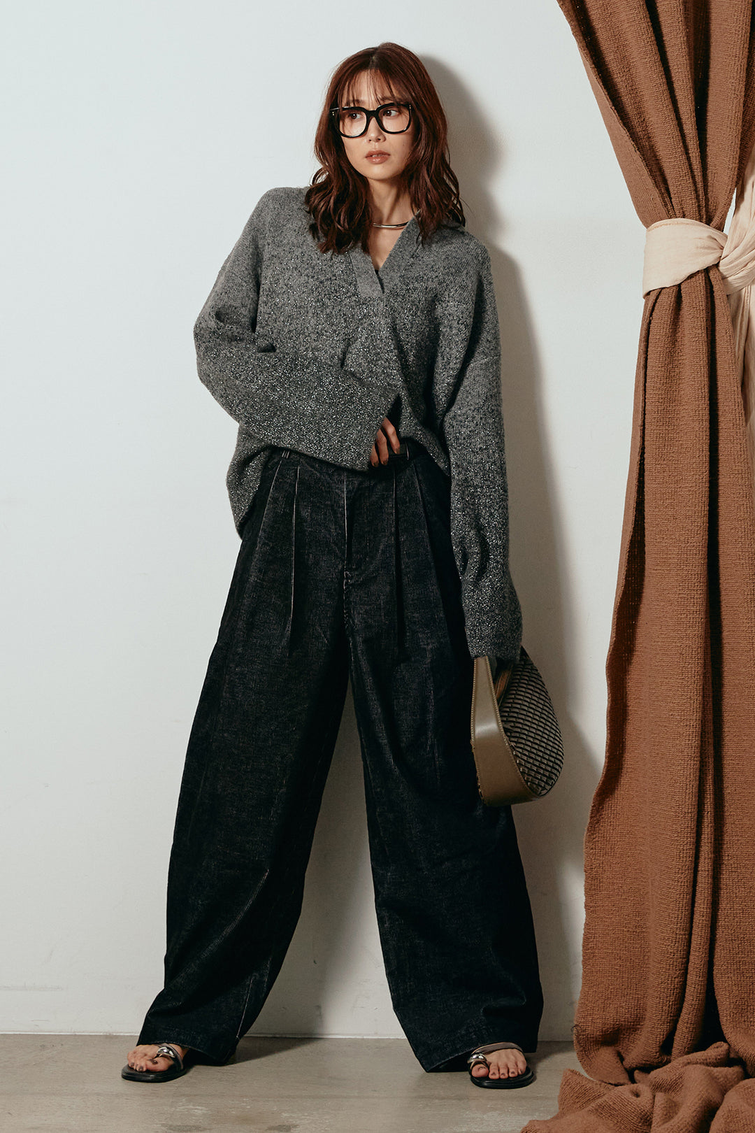 [SET]グラデーションラメニットキーネックプルオーバー+フロントタック入りコーデュロイパンツ(2set)