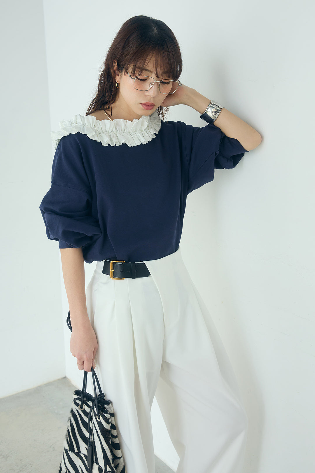 [SET]ネックギャザーフリルスウェット+サイドベルトタック入りスラックス(2set)