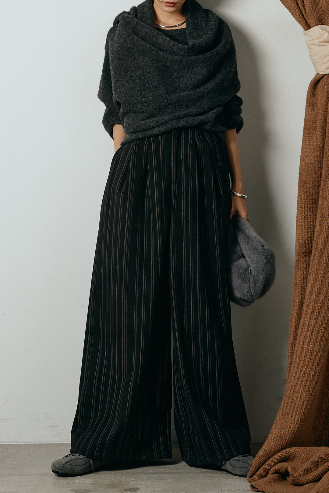 [SET]ネック巻きデザインニットトップス+タック入りマルチストライプ柄ワイドパンツ(2set)