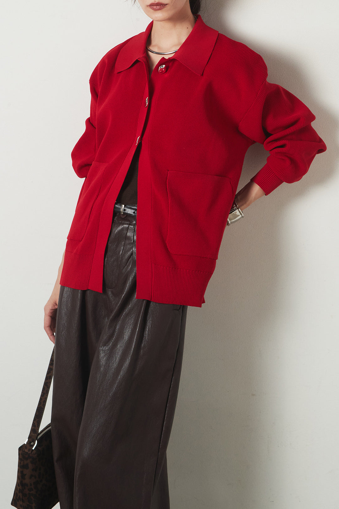 [SET]メタル釦衿付きニットカーディガン+ベルト付きレザーライクタックパンツ(2set)