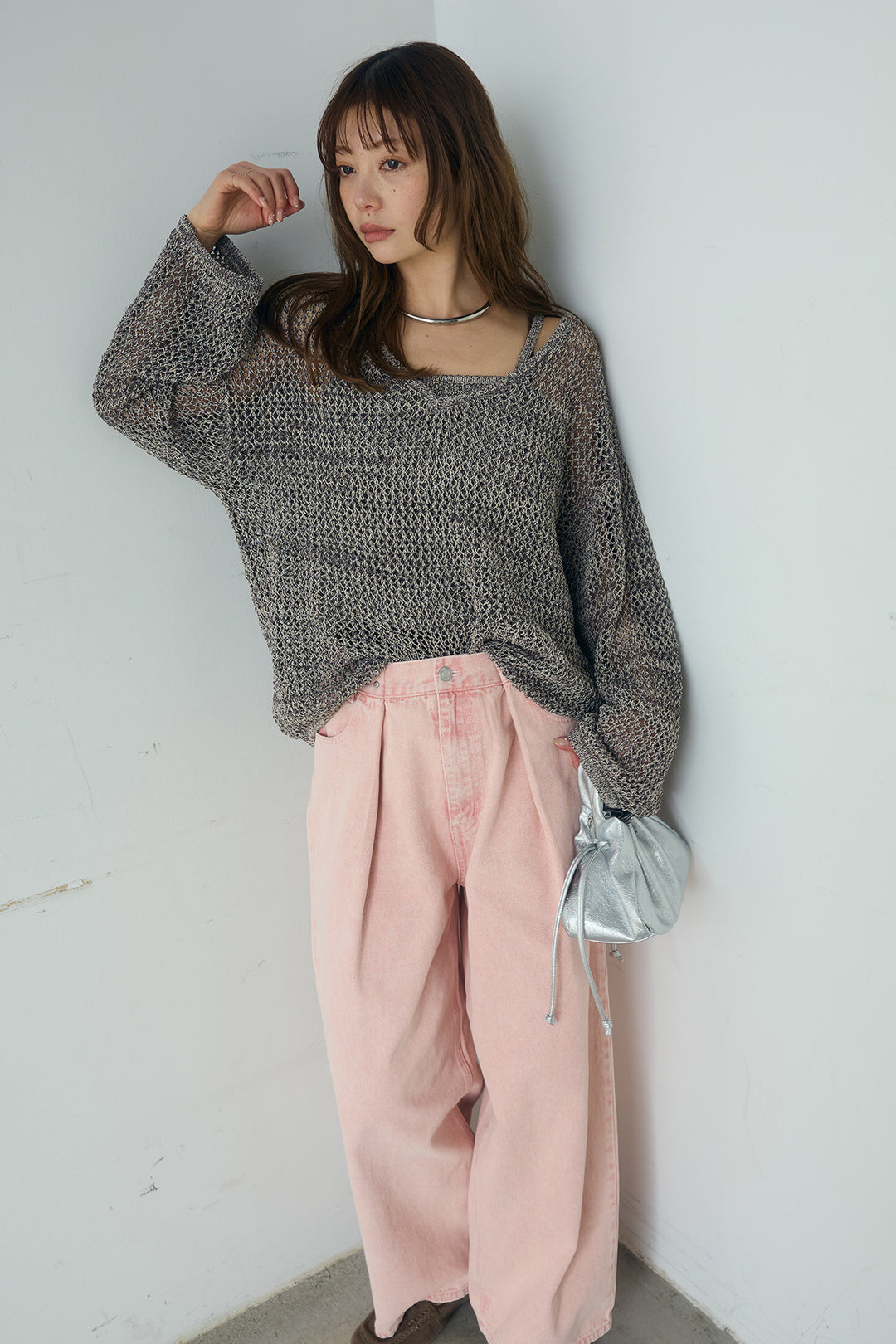 [SET]メッシュ編みビスチェセットVネックプルオーバー+カラーデニムタックカーブパンツ(2set)