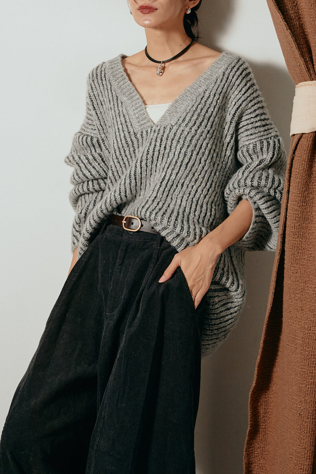 [SET]アルパカタッチ深Vニットトップス+タック入りコーデュロイワイドパンツ(2set)