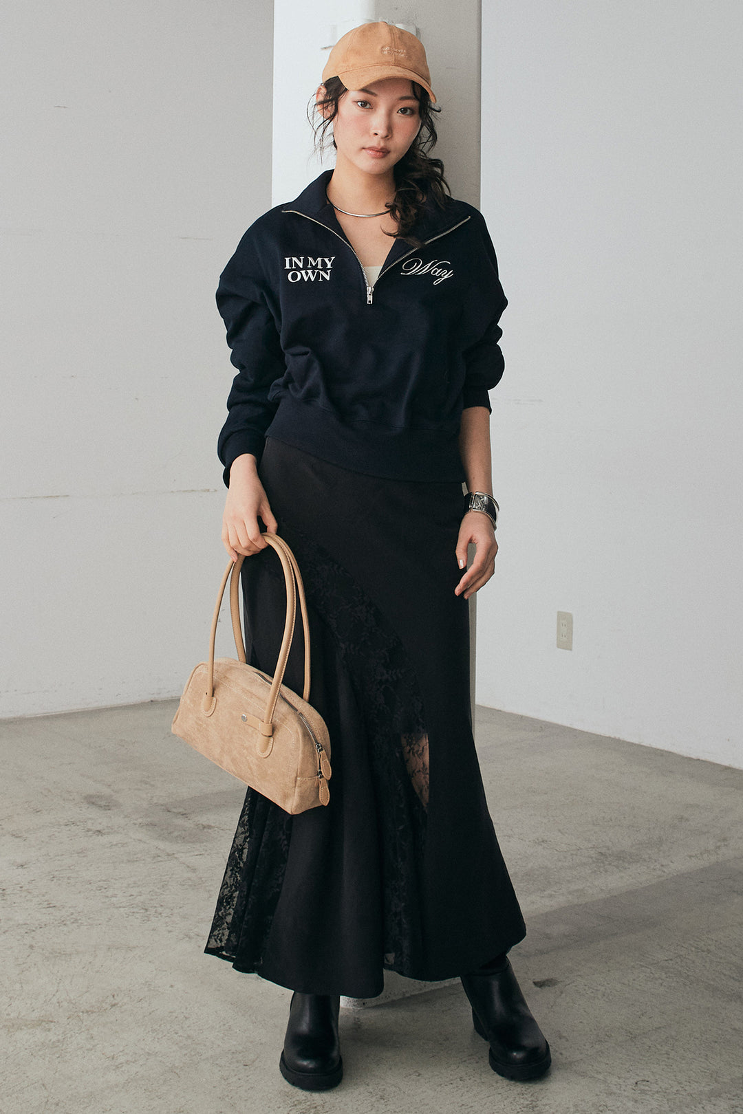 [SET]裏毛ロゴ刺繍ハーフZIPスウェット+刺繍レースデザインサテンスカート(2set)