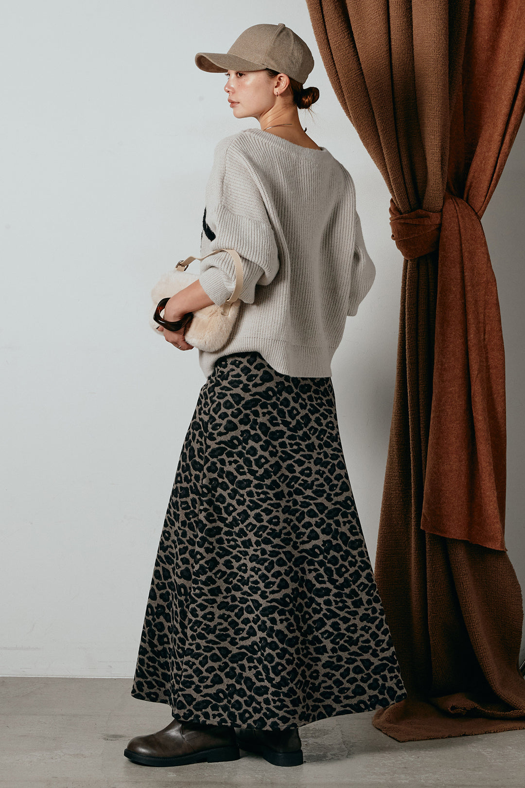 [SET]ロゴジャガードニットトップス+レオパードロングスカート(2set)