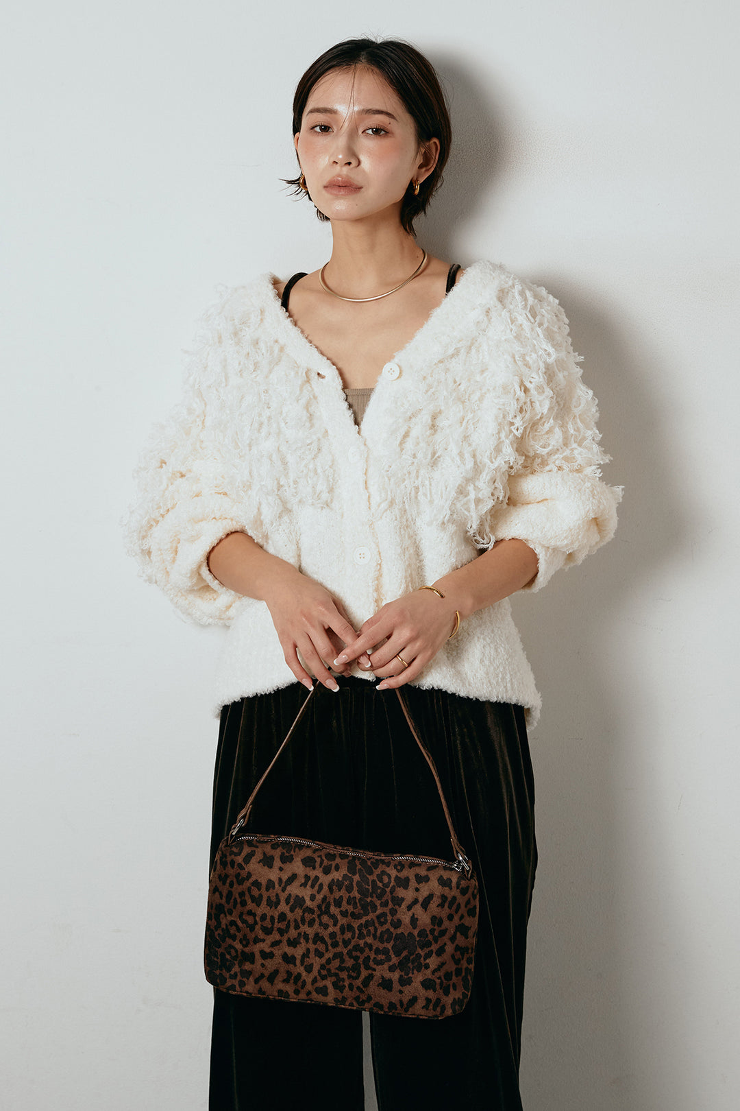 [SET]ループ編みVネックニットカーディガン+ベロアサスペンダー付きパンツ(2set)