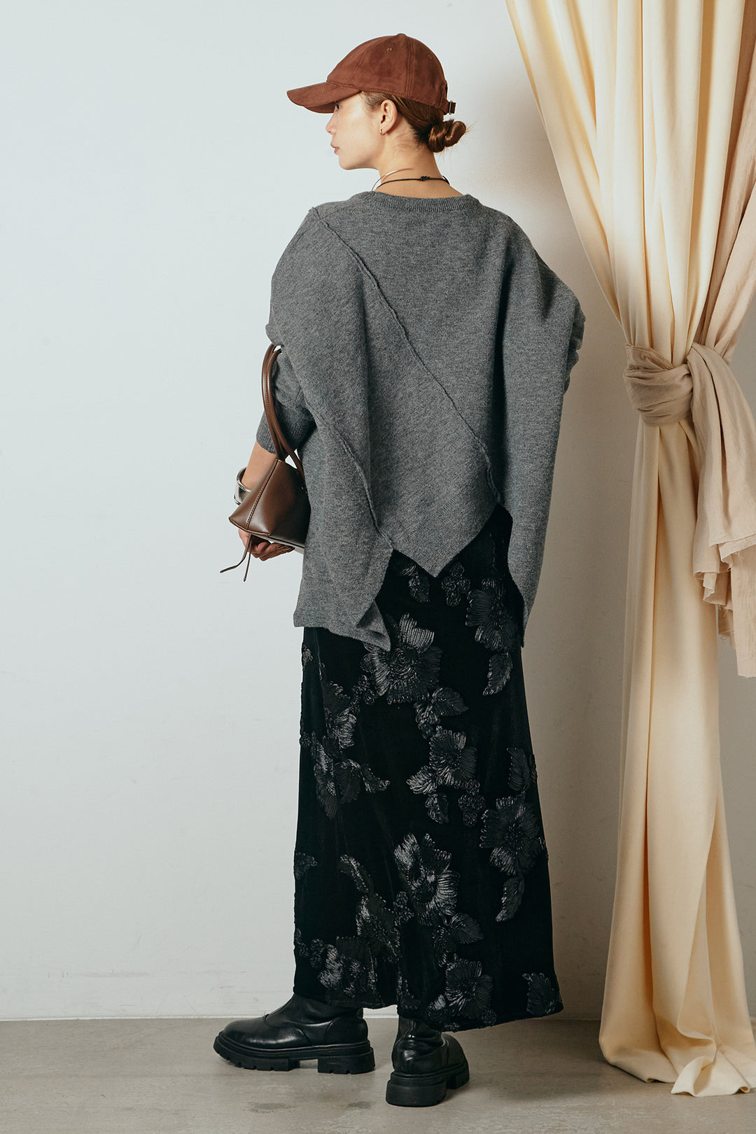 [SET]アシンメトリーデザインニットトップス+フラワー刺繍ワイドスカート(2set)