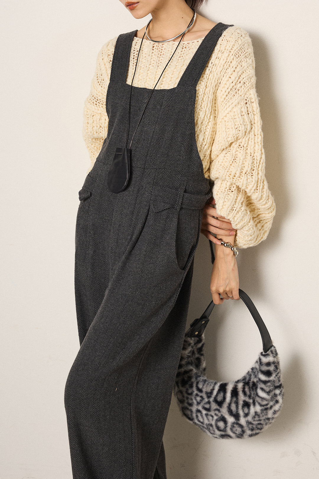 [SET]チャンキースラブニットクロップドプルオーバー+クラシックヘリンボーンサロペット(2set)