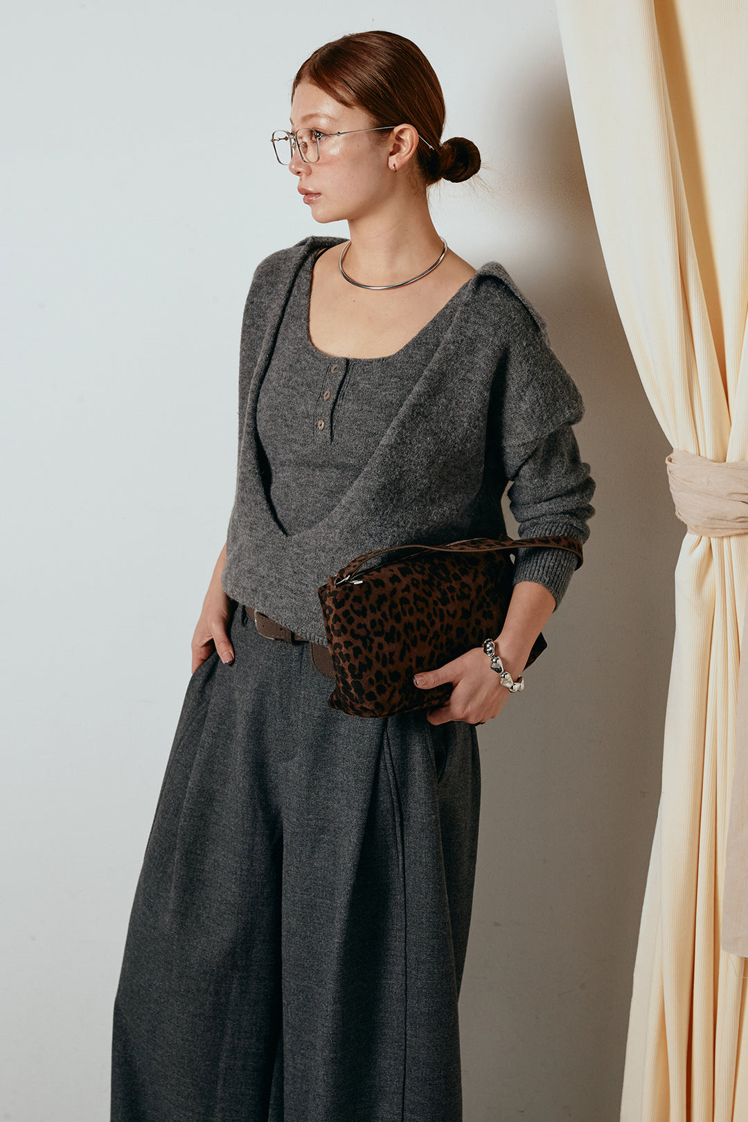 [SET]襟付きレイヤードニットトップス+ポーチベルト付きカーブパンツ(2set)