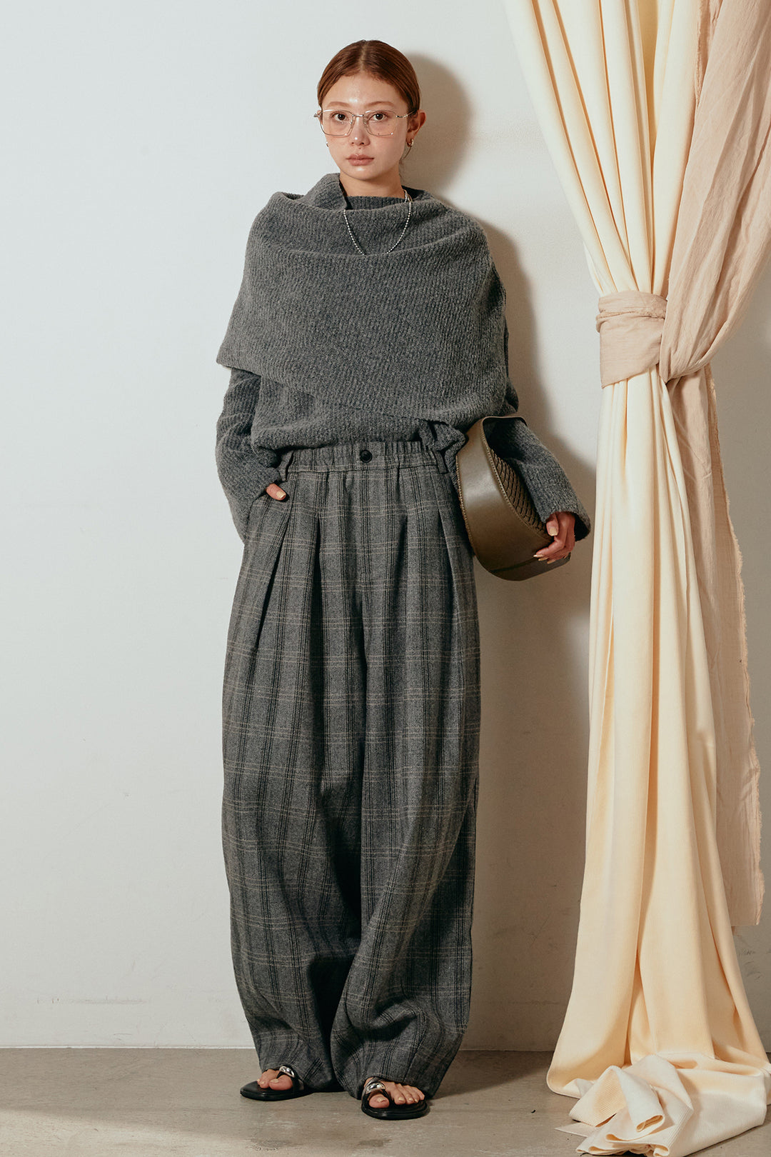 [SET]ケープデザインリブニットトップス+タータンチェック柄タックパンツ(2set)