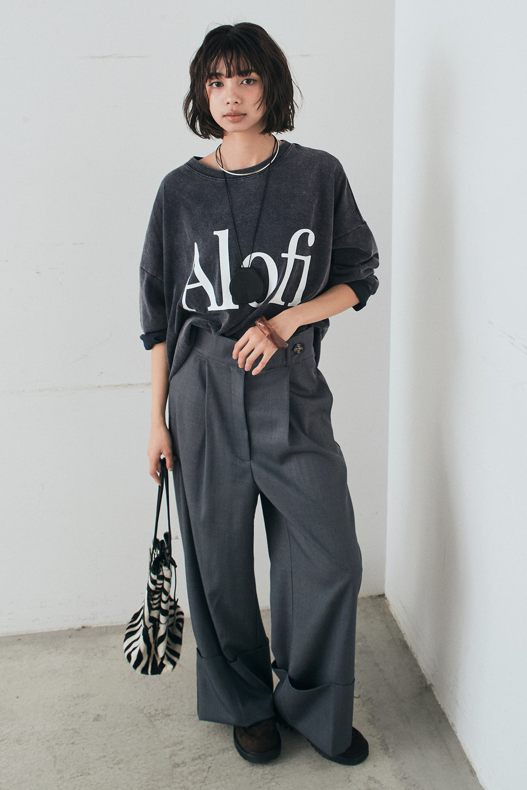 [SET]裾センタードロストロゴプリントワイドTシャツ+センタープレスセミワイドパンツ(2set)