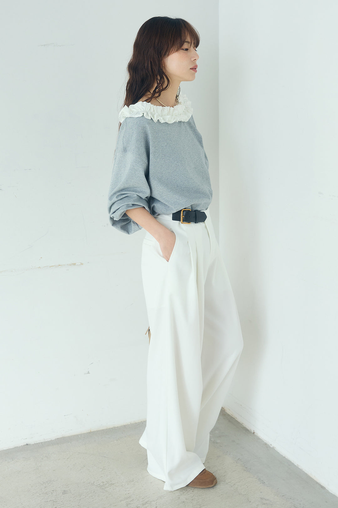 [SET]ネックギャザーフリルスウェット+サイドベルトタック入りスラックス(2set)