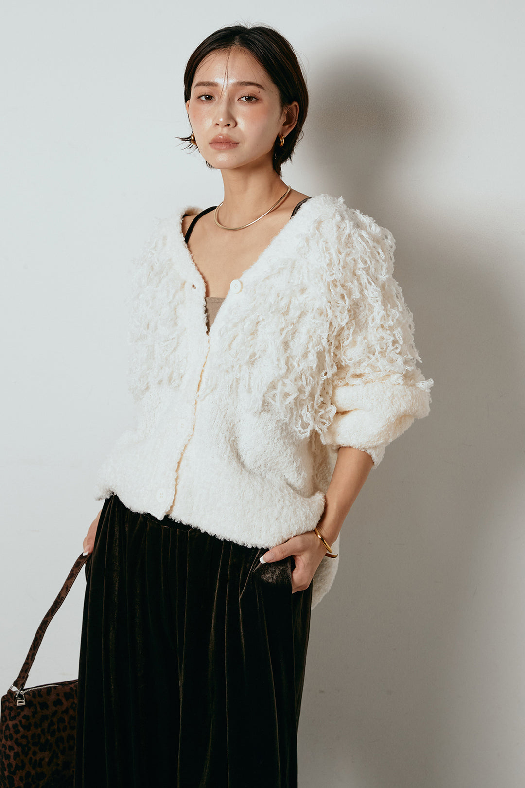 [SET]ループ編みVネックニットカーディガン+ベロアサスペンダー付きパンツ(2set)