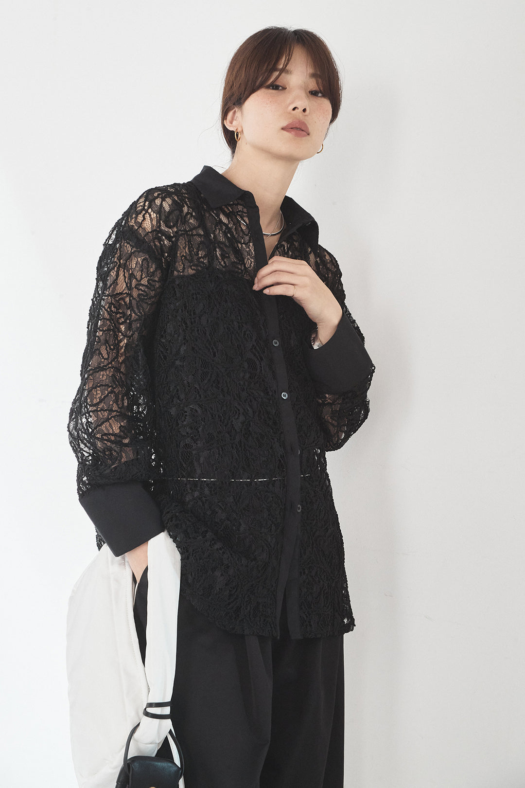 [SET]刺繍レースオーバーサイズシャツ+合繊ツイルパイピングタックカーブパンツ(2set)