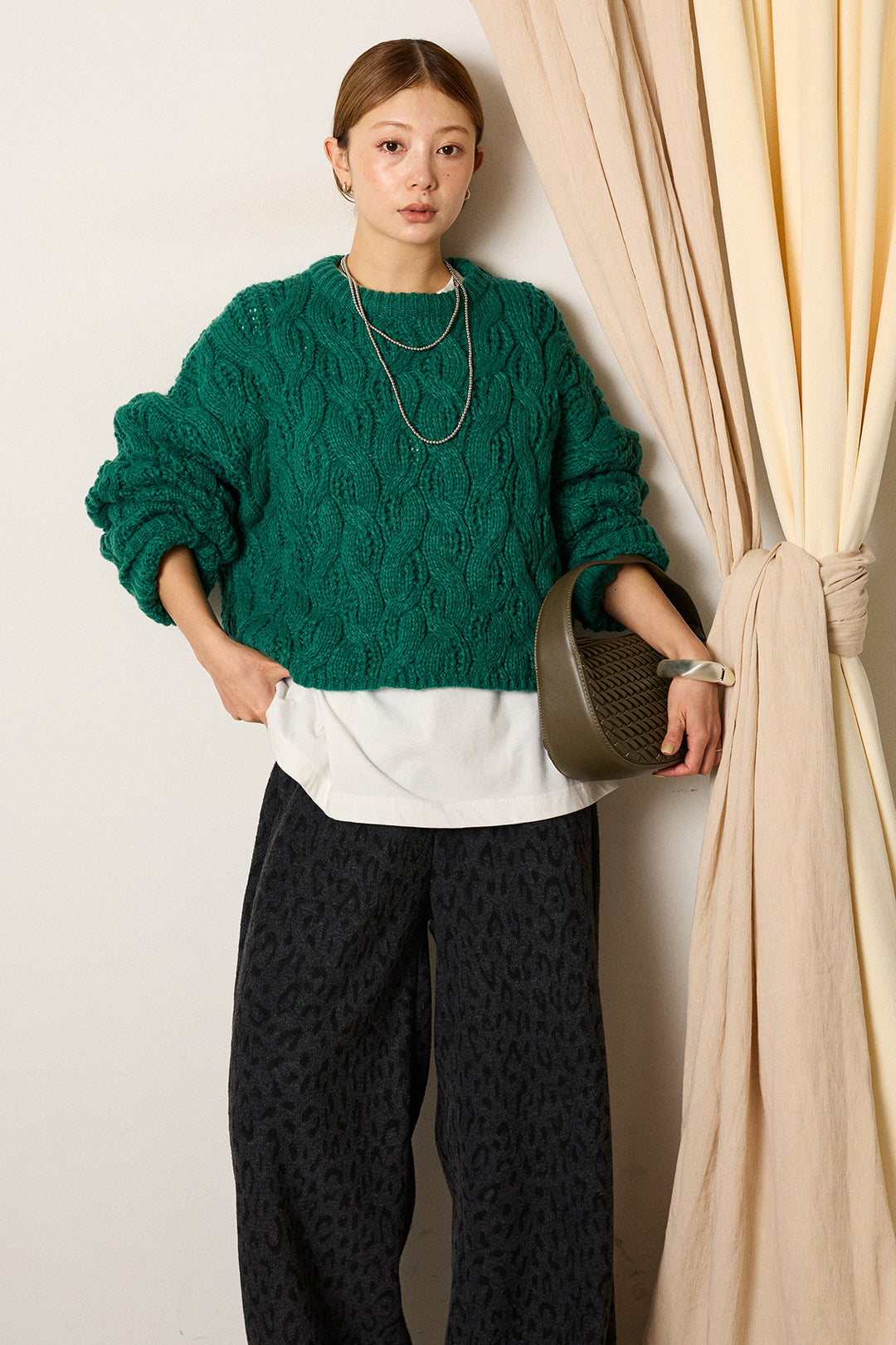 [SET]ケーブルリラックスショートニット+箔プリントBIGシルエットロングスリーブTシャツ+レオパードジャガードニットパンツ(3set)