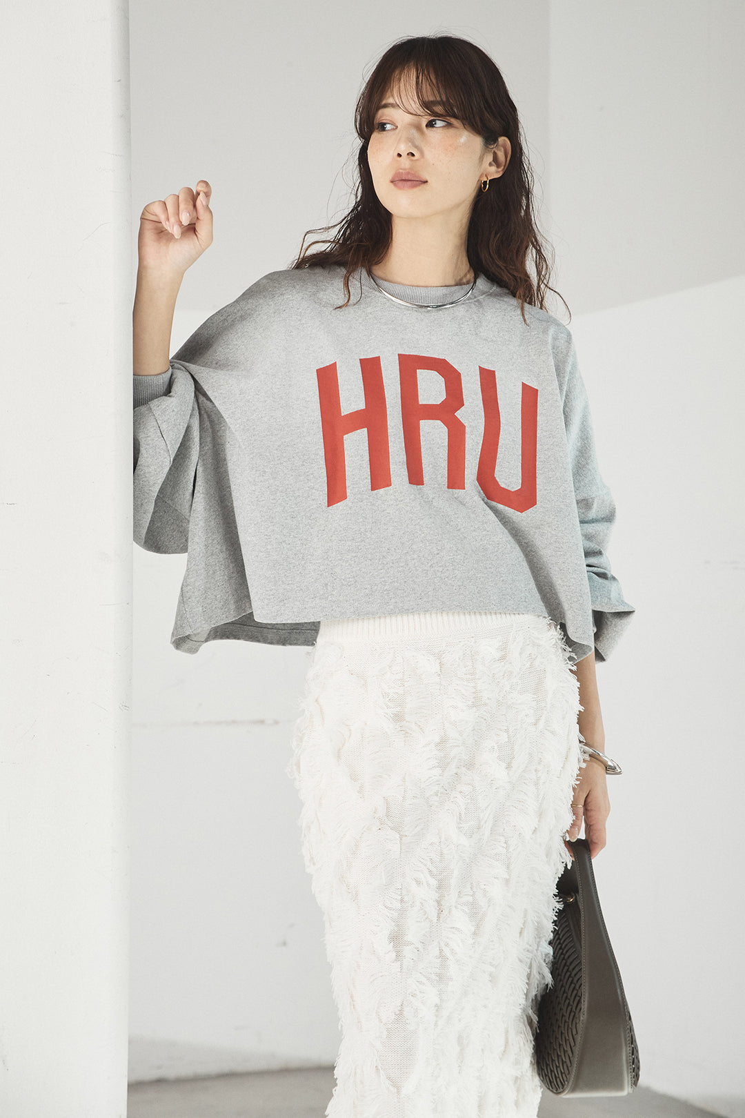 [SET]ビッグロゴHRU袖ボリュームトップス+カットフリンジニットタイトスカート(2set)