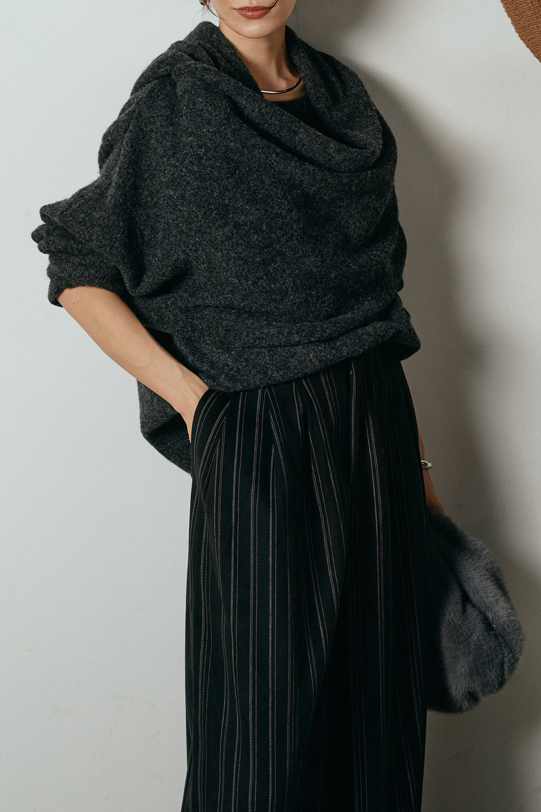 [SET]ネック巻きデザインニットトップス+タック入りマルチストライプ柄ワイドパンツ(2set)