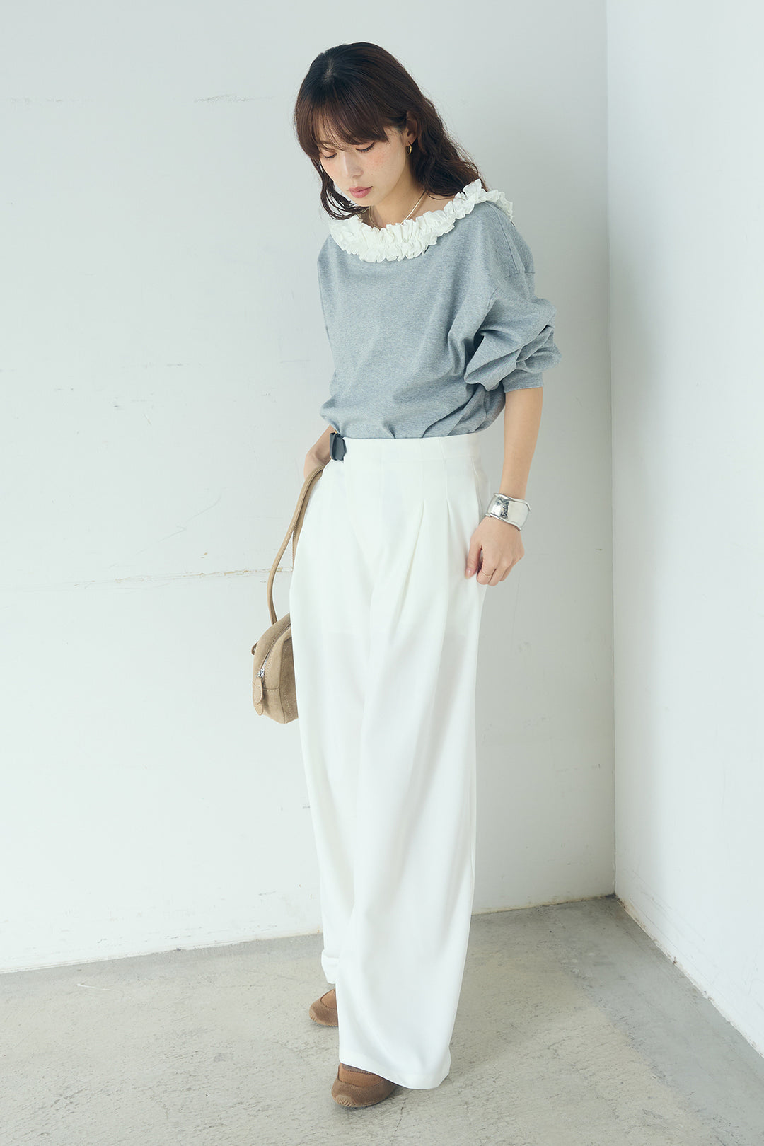 [SET]ネックギャザーフリルスウェット+サイドベルトタック入りスラックス(2set)
