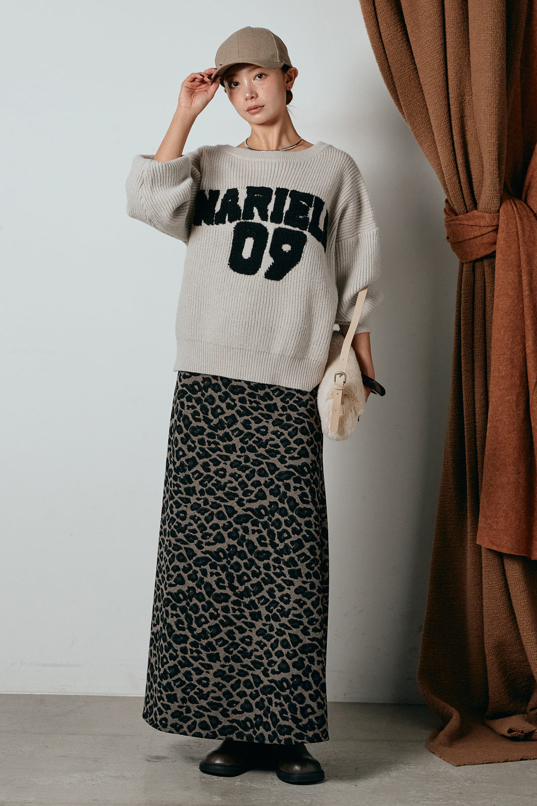 [SET]ロゴジャガードニットトップス+レオパードロングスカート(2set)