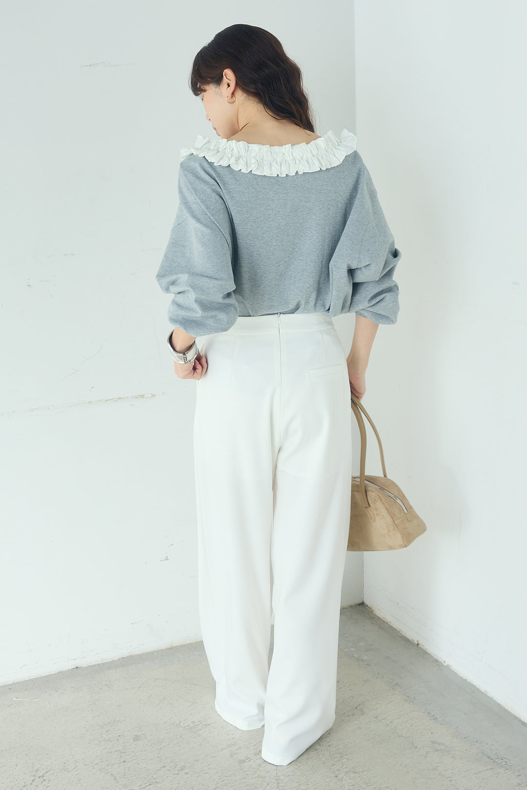 [SET]ネックギャザーフリルスウェット+サイドベルトタック入りスラックス(2set)