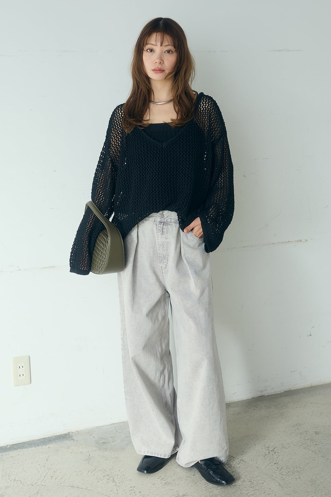 [SET]メッシュ編みビスチェセットVネックプルオーバー+カラーデニムタックカーブパンツ(2set)